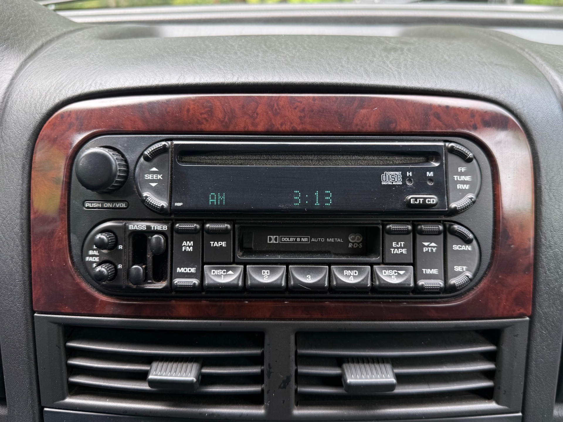 Used-2004-Jeep-Grand-Cherokee-Limited
