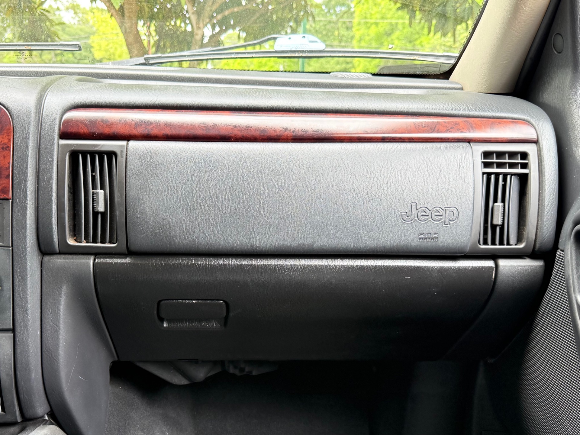 Used-2004-Jeep-Grand-Cherokee-Limited