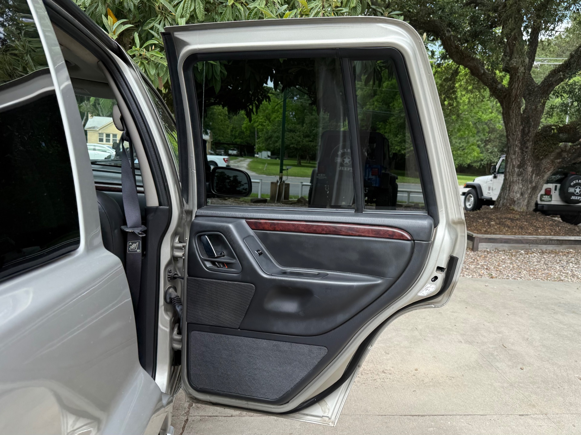 Used-2004-Jeep-Grand-Cherokee-Limited