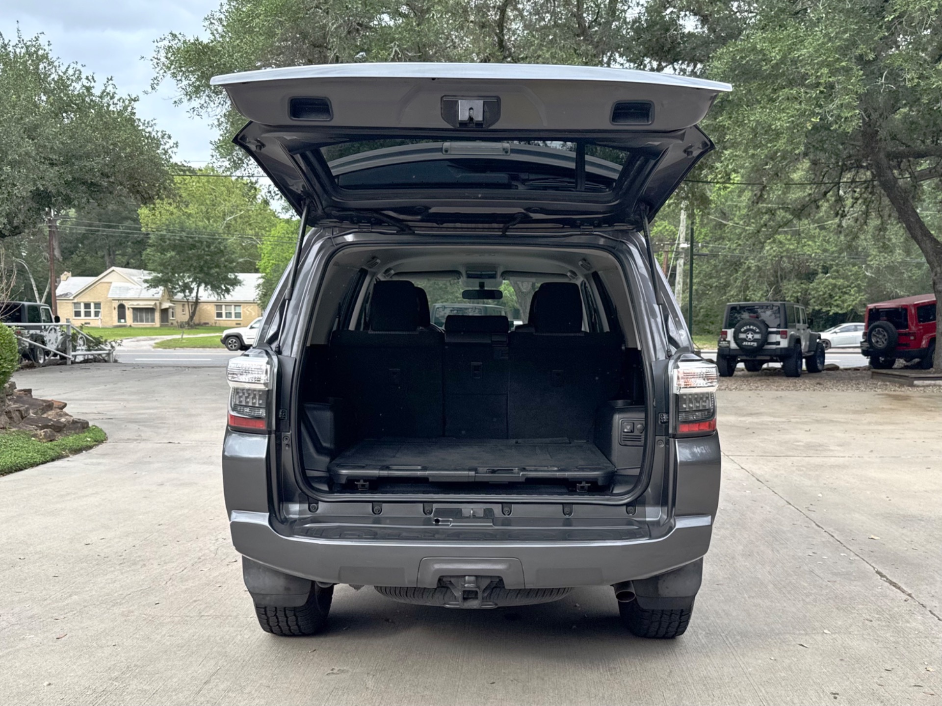 Used-2018-Toyota-4Runner-SR5