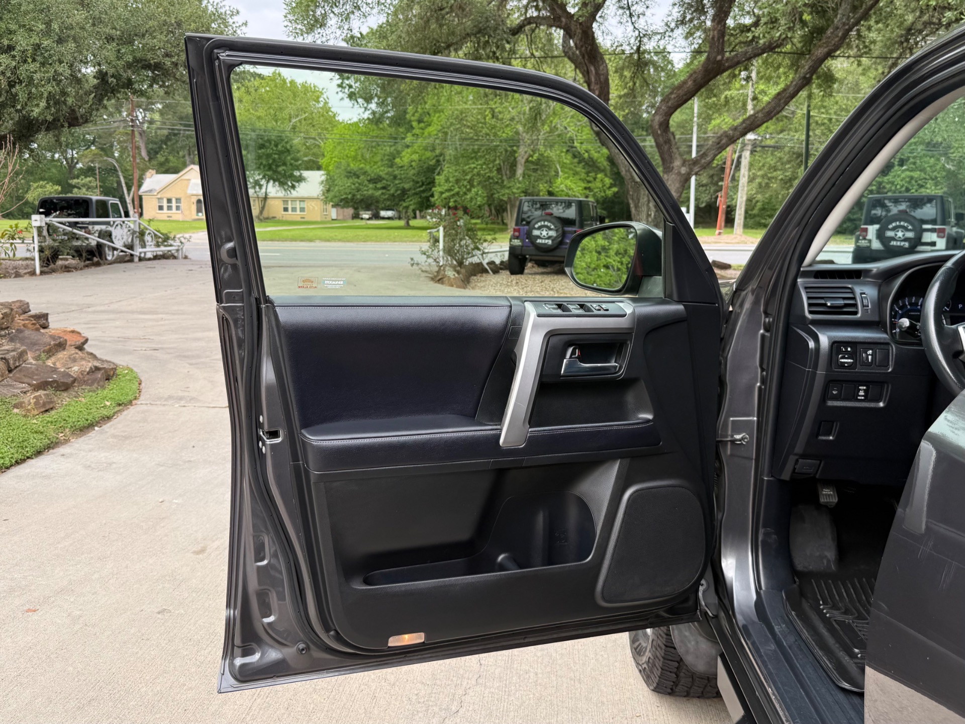 Used-2018-Toyota-4Runner-SR5