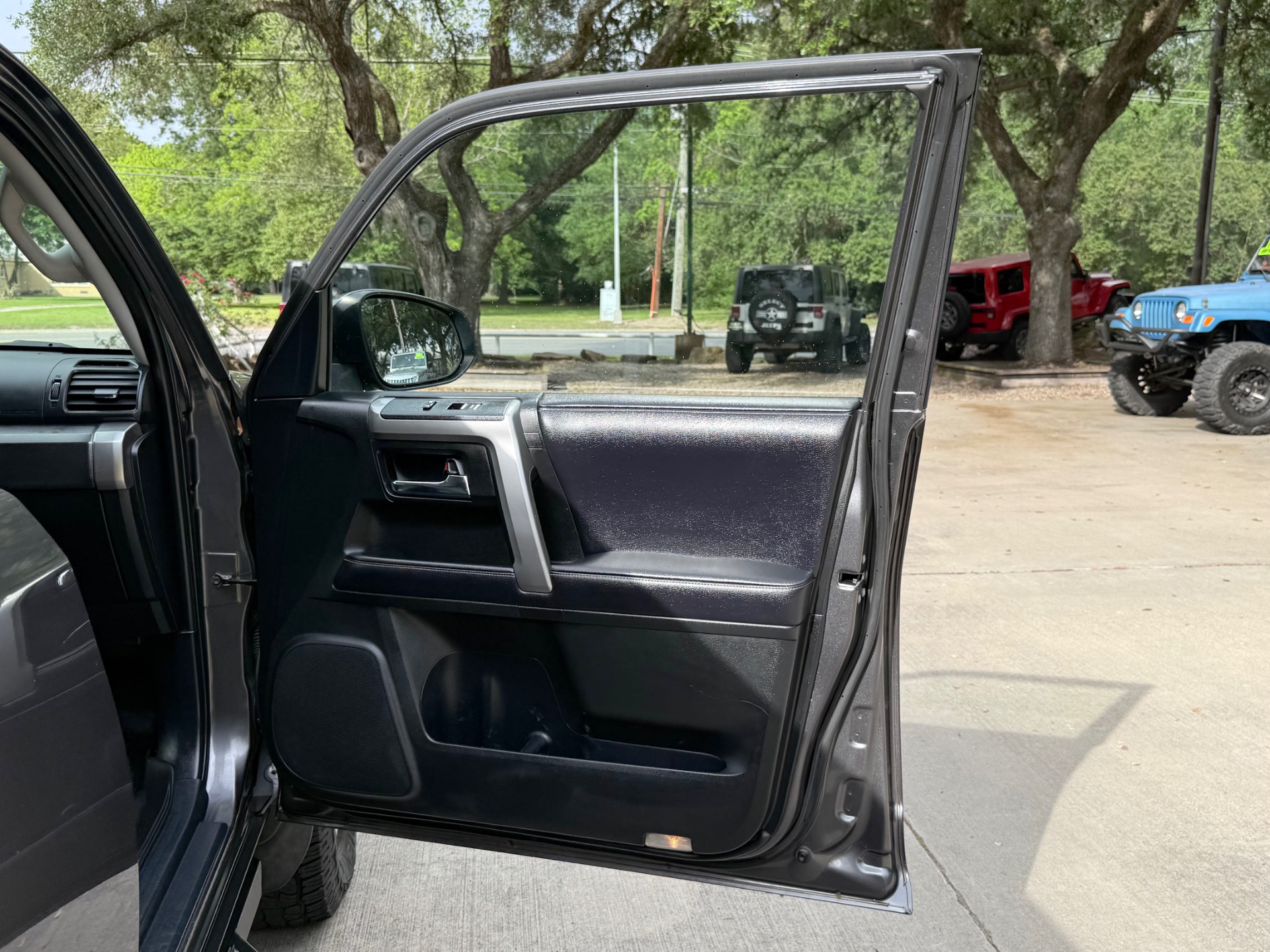 Used-2018-Toyota-4Runner-SR5