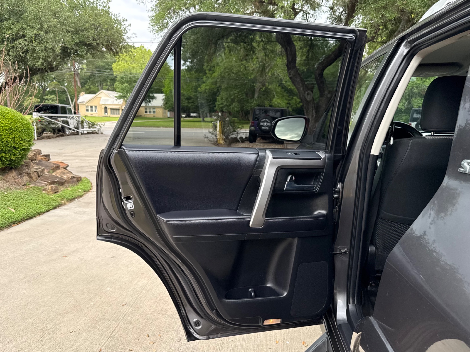 Used-2018-Toyota-4Runner-SR5