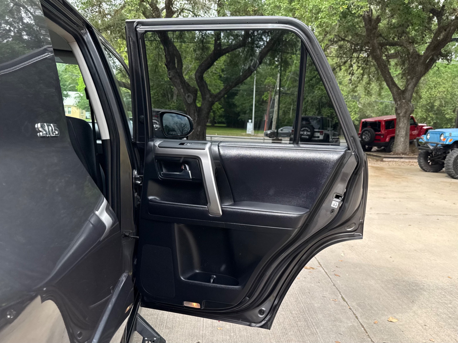 Used-2018-Toyota-4Runner-SR5