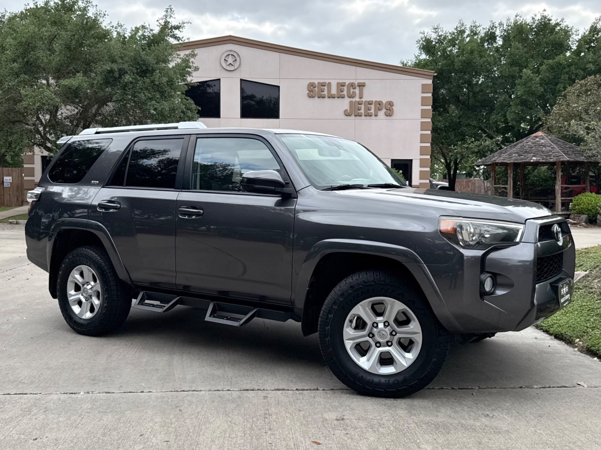 Used-2018-Toyota-4Runner-SR5