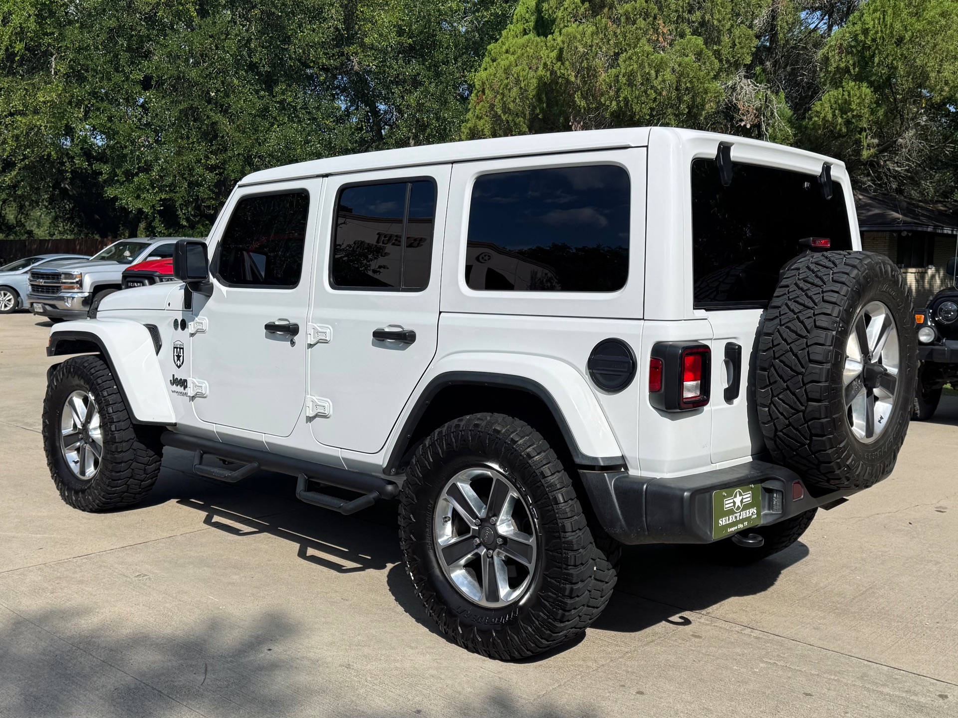 Used-2021-Jeep-Wrangler-Unlimited-Sahara-Altitude