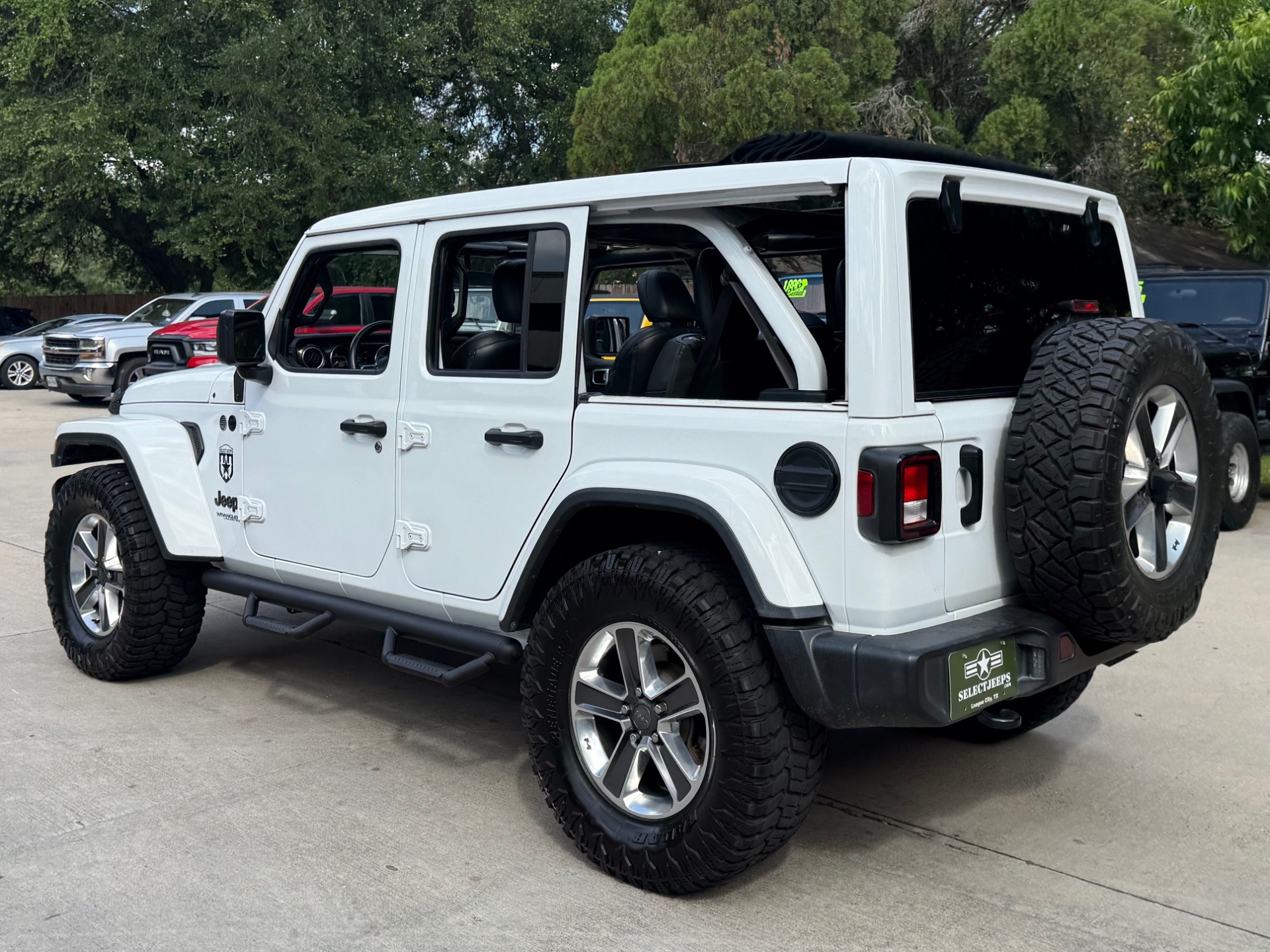 Used-2021-Jeep-Wrangler-Unlimited-Sahara-Altitude