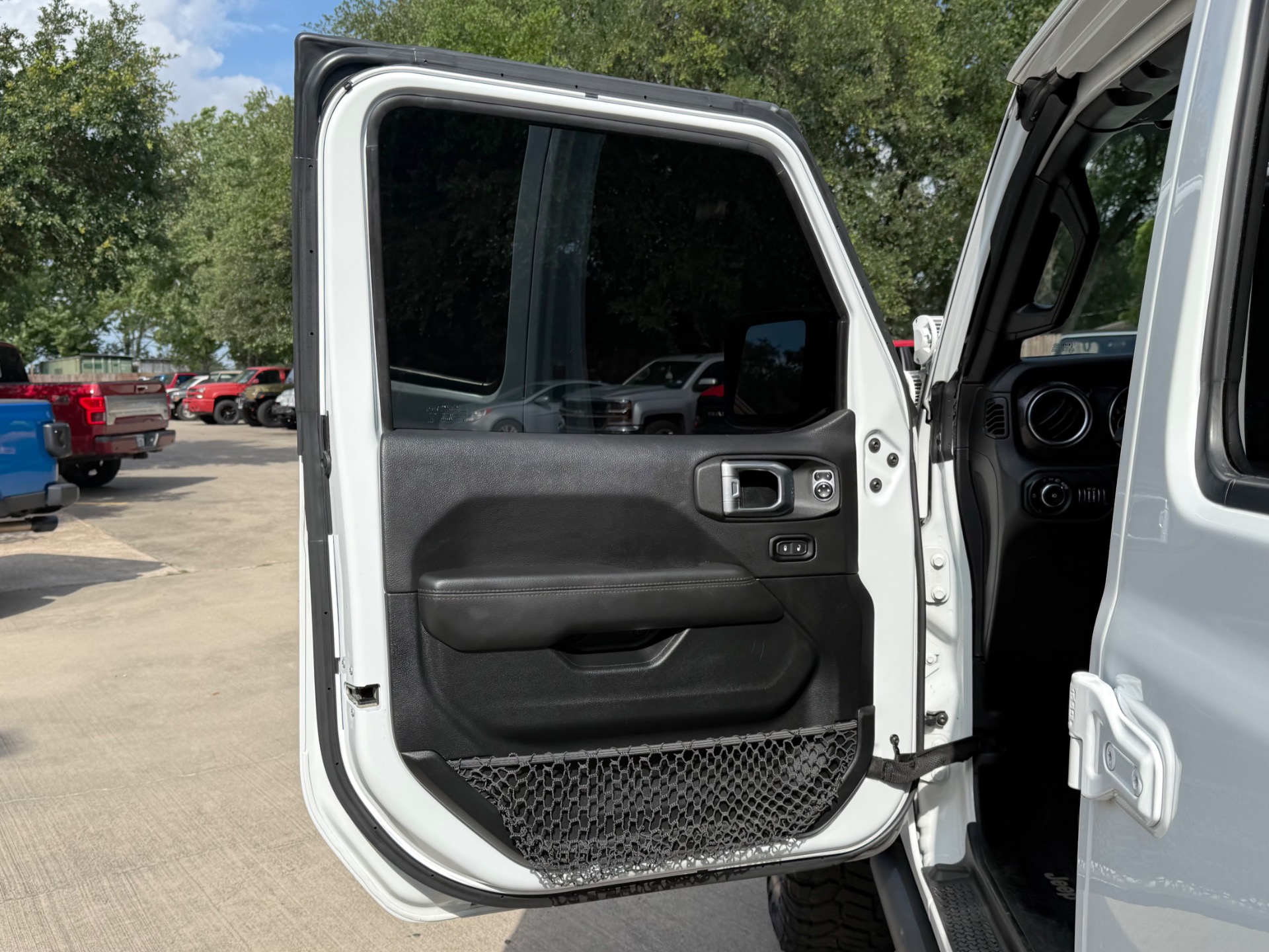 Used-2021-Jeep-Wrangler-Unlimited-Sahara-Altitude