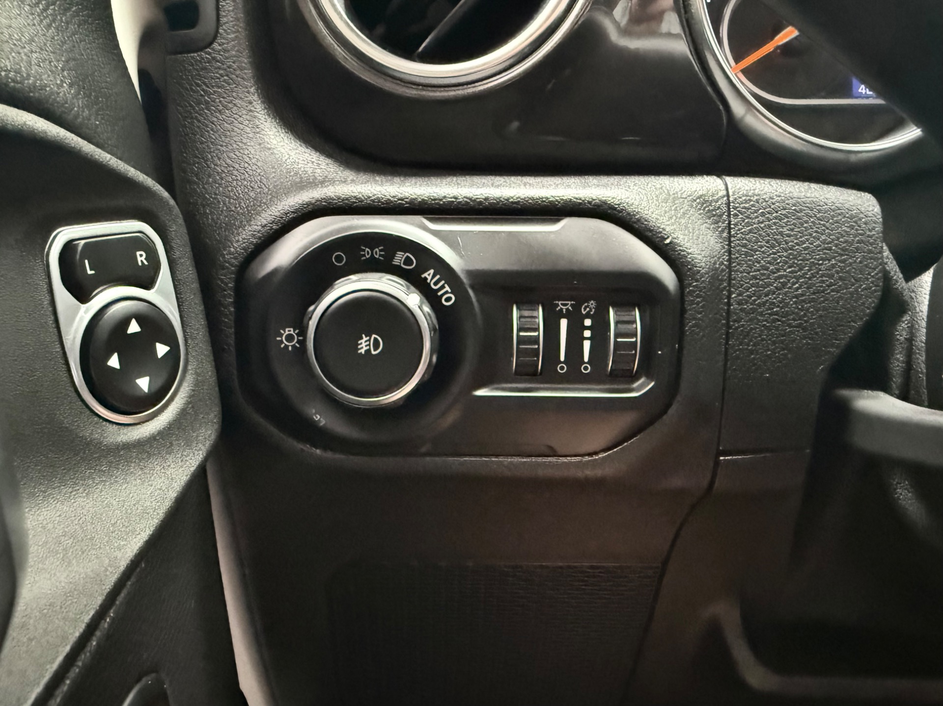 Used-2021-Jeep-Wrangler-Unlimited-Sahara-Altitude