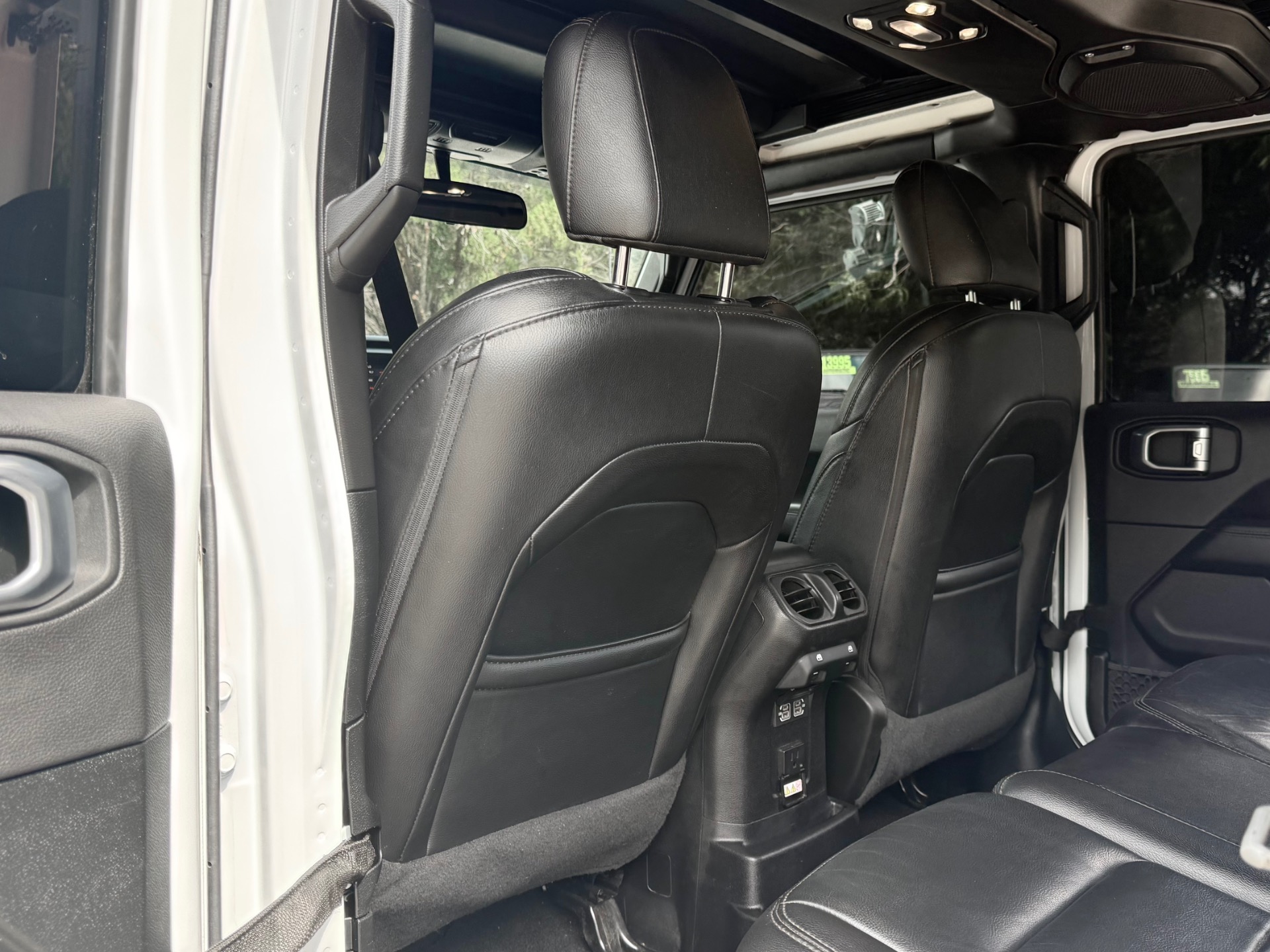 Used-2021-Jeep-Wrangler-Unlimited-Sahara-Altitude