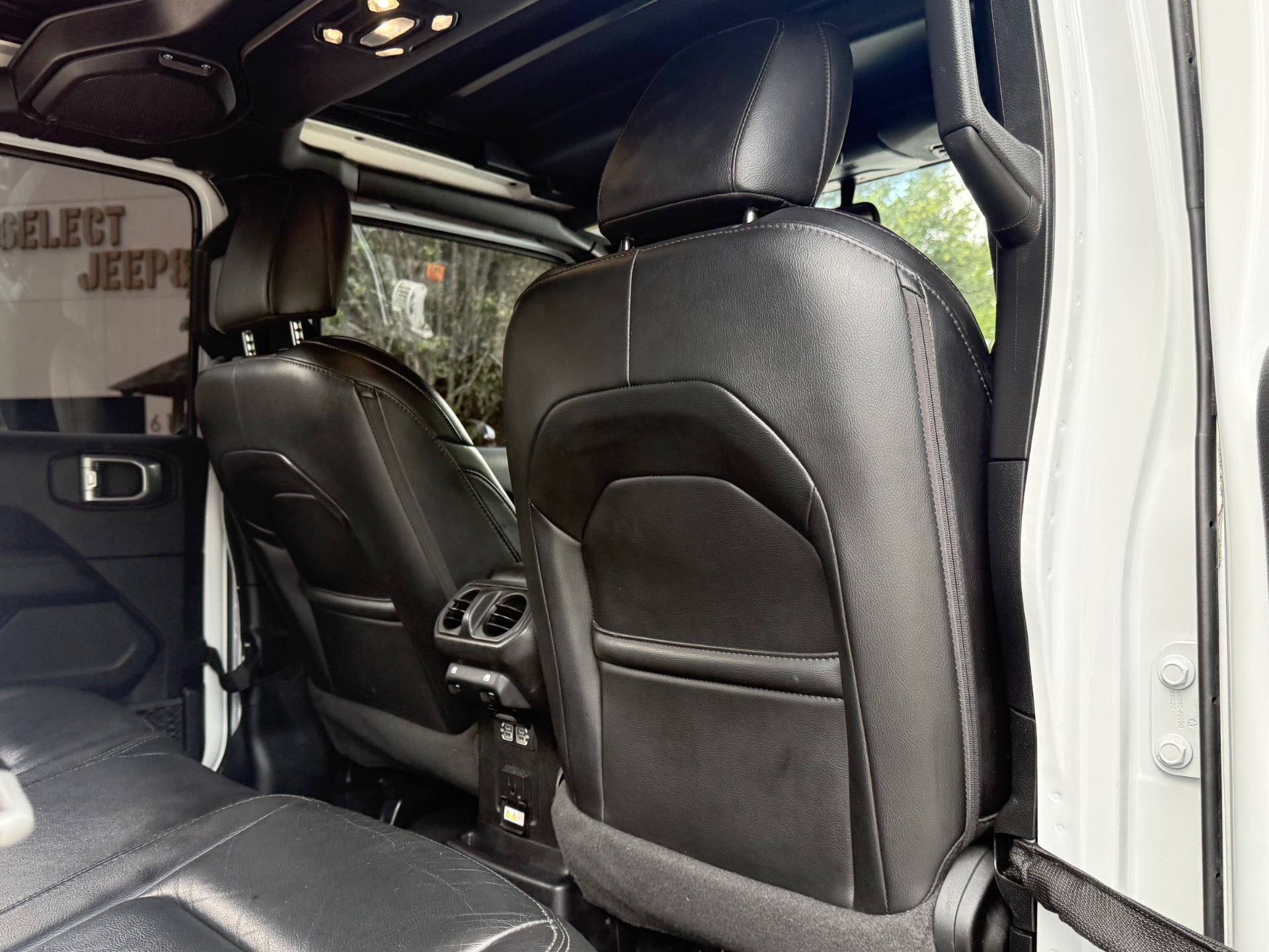 Used-2021-Jeep-Wrangler-Unlimited-Sahara-Altitude