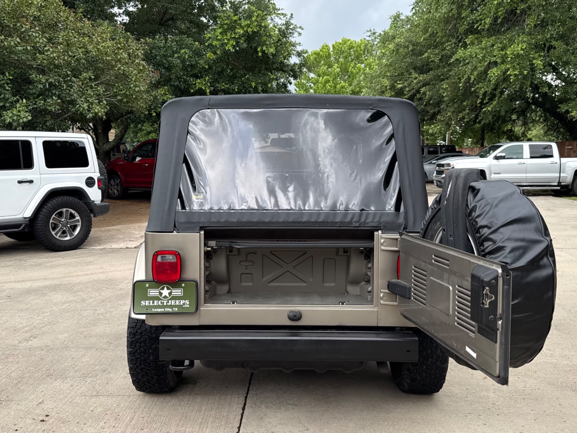 Used-2003-Jeep-Wrangler-Sahara