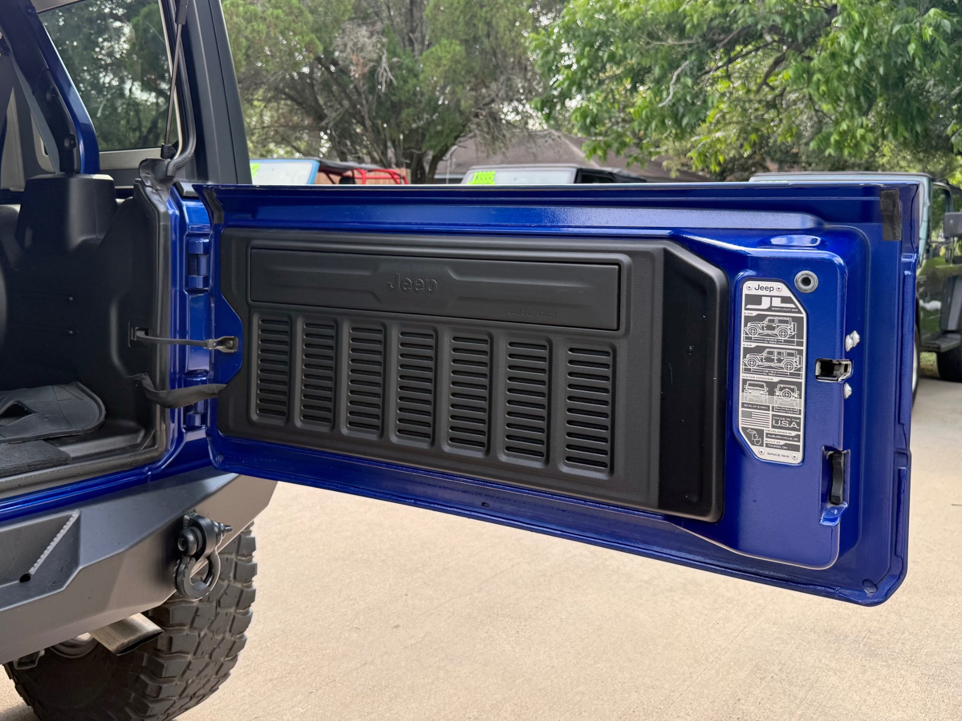 Used-2019-Jeep-Wrangler-Unlimited-Sahara