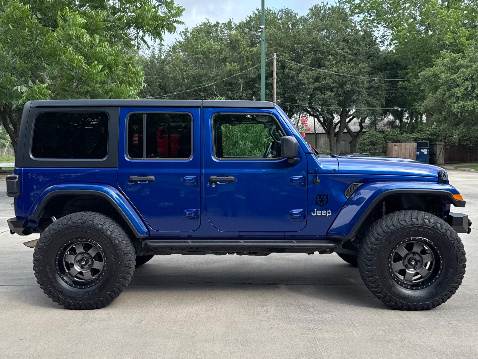 Used-2019-Jeep-Wrangler-Unlimited-Sahara