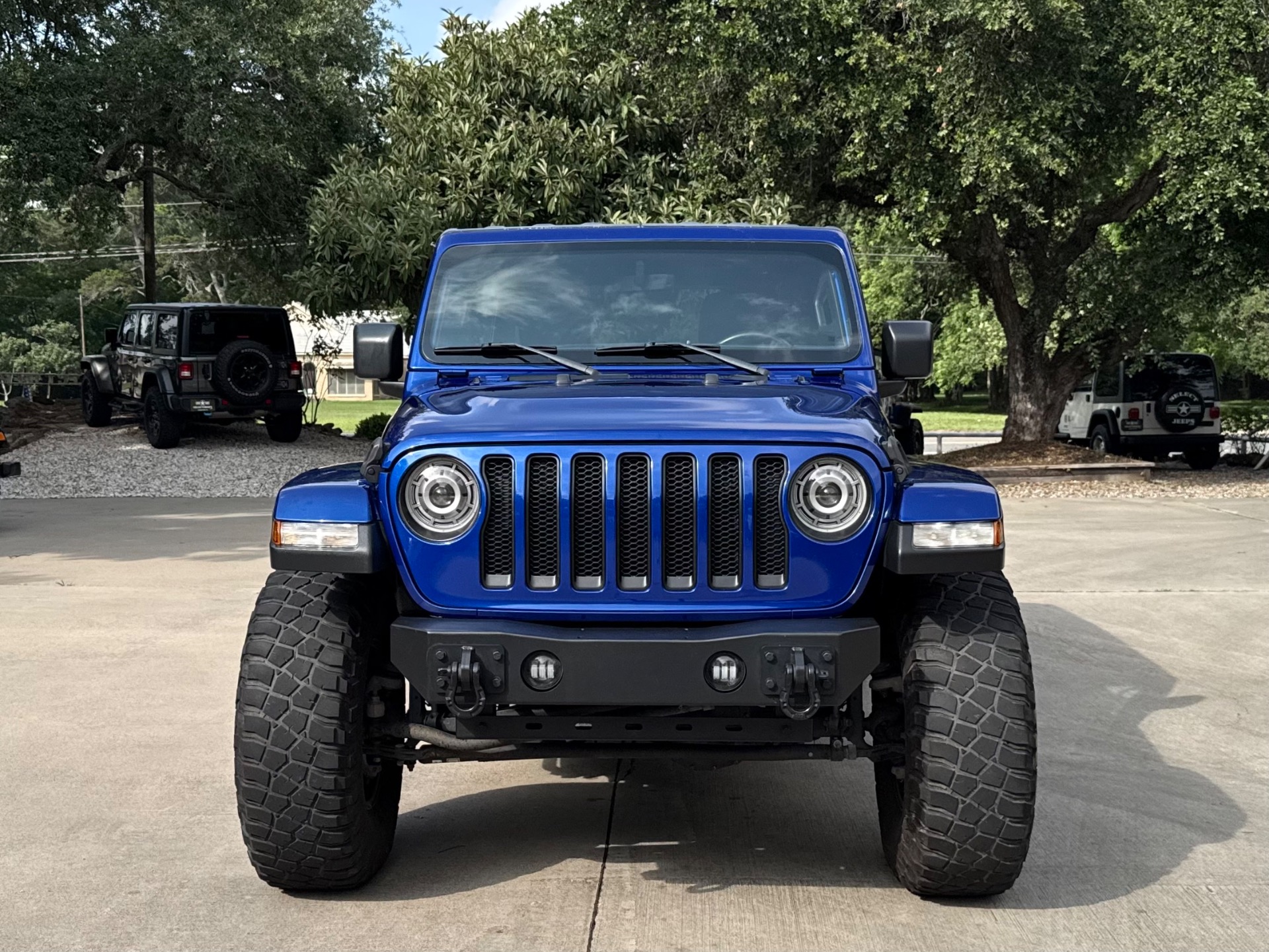 Used-2019-Jeep-Wrangler-Unlimited-Sahara