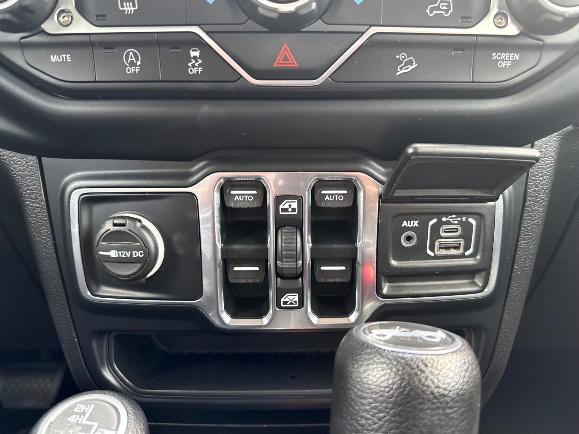 Used-2019-Jeep-Wrangler-Unlimited-Sahara