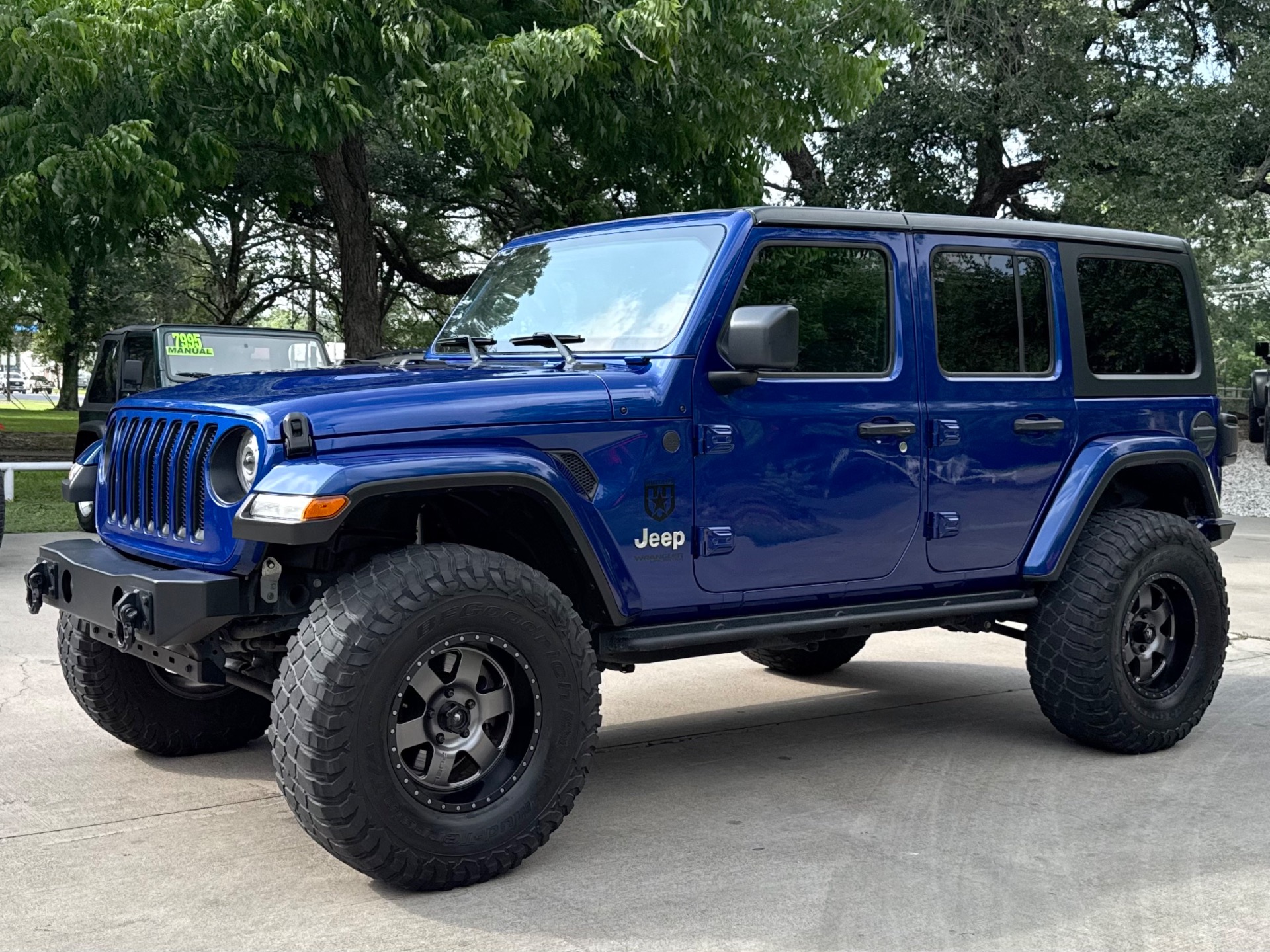 Used-2019-Jeep-Wrangler-Unlimited-Sahara