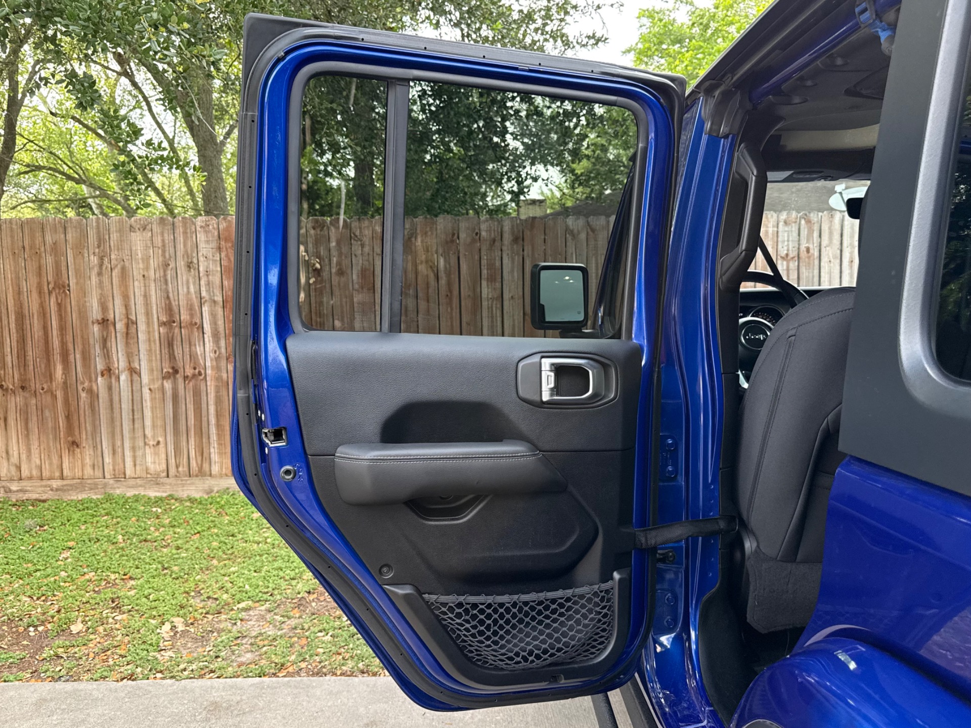 Used-2019-Jeep-Wrangler-Unlimited-Sahara