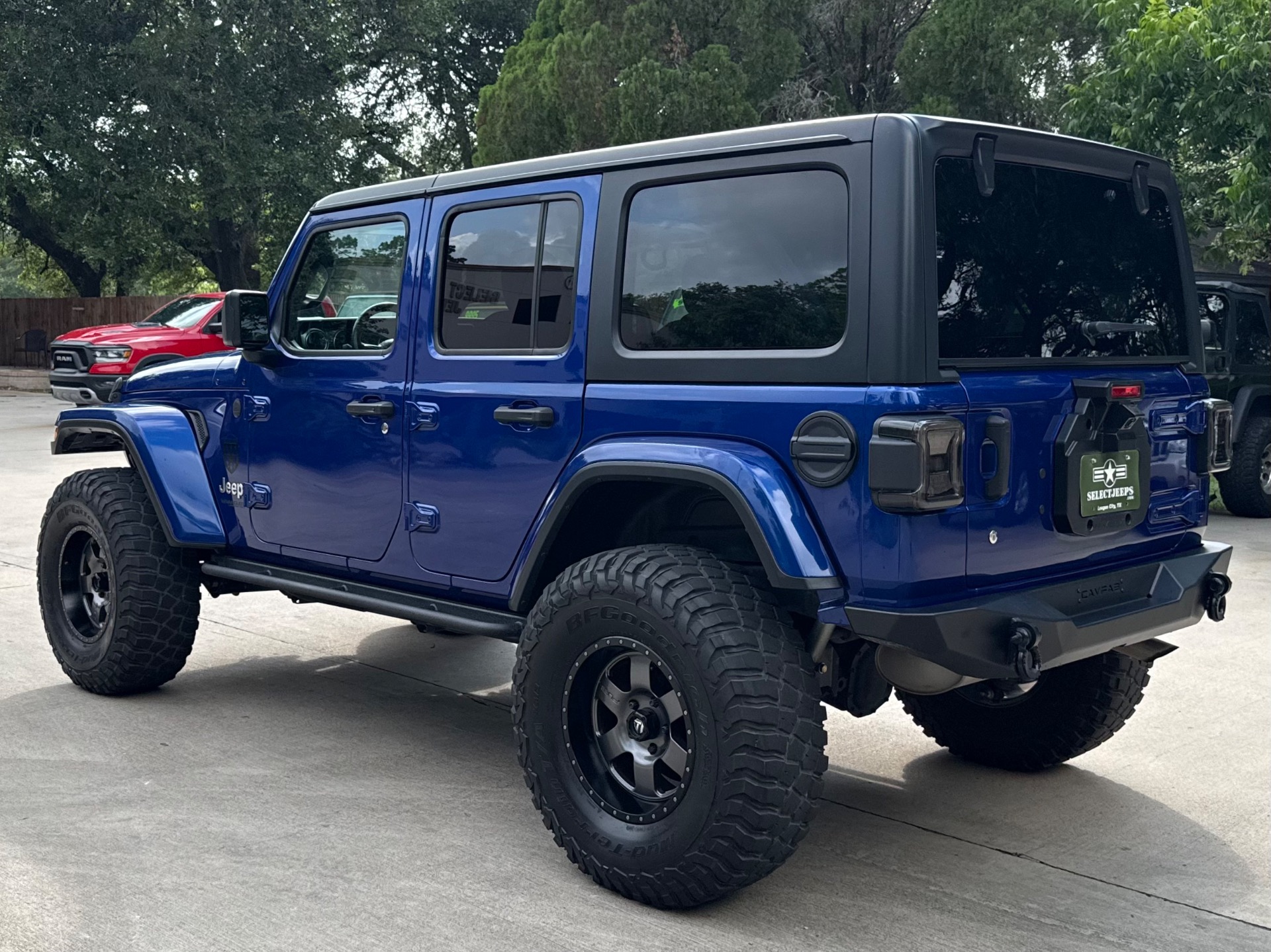 Used-2019-Jeep-Wrangler-Unlimited-Sahara