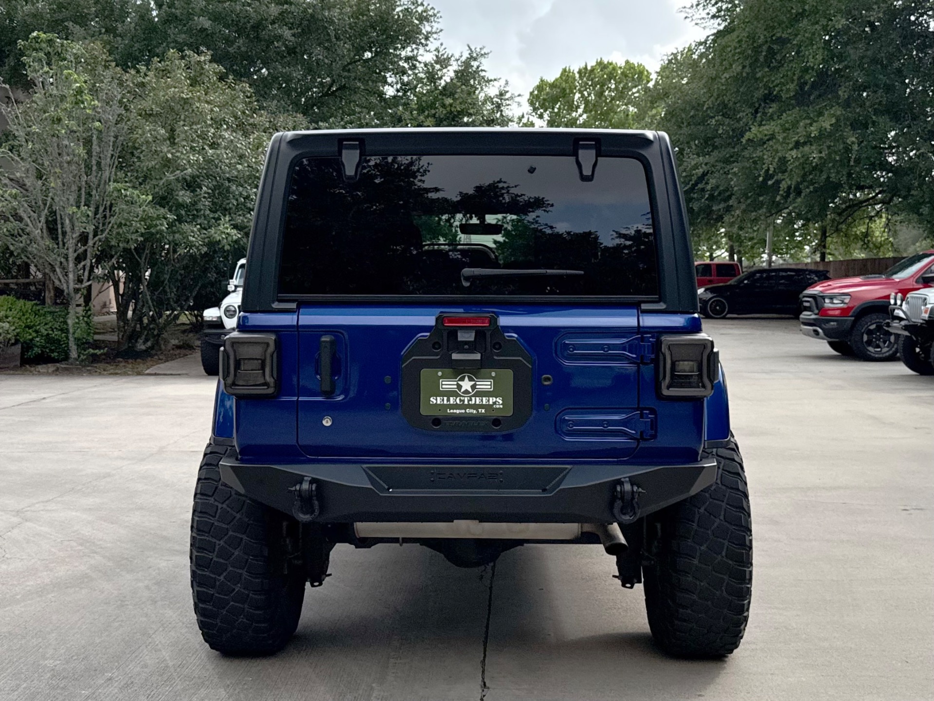 Used-2019-Jeep-Wrangler-Unlimited-Sahara
