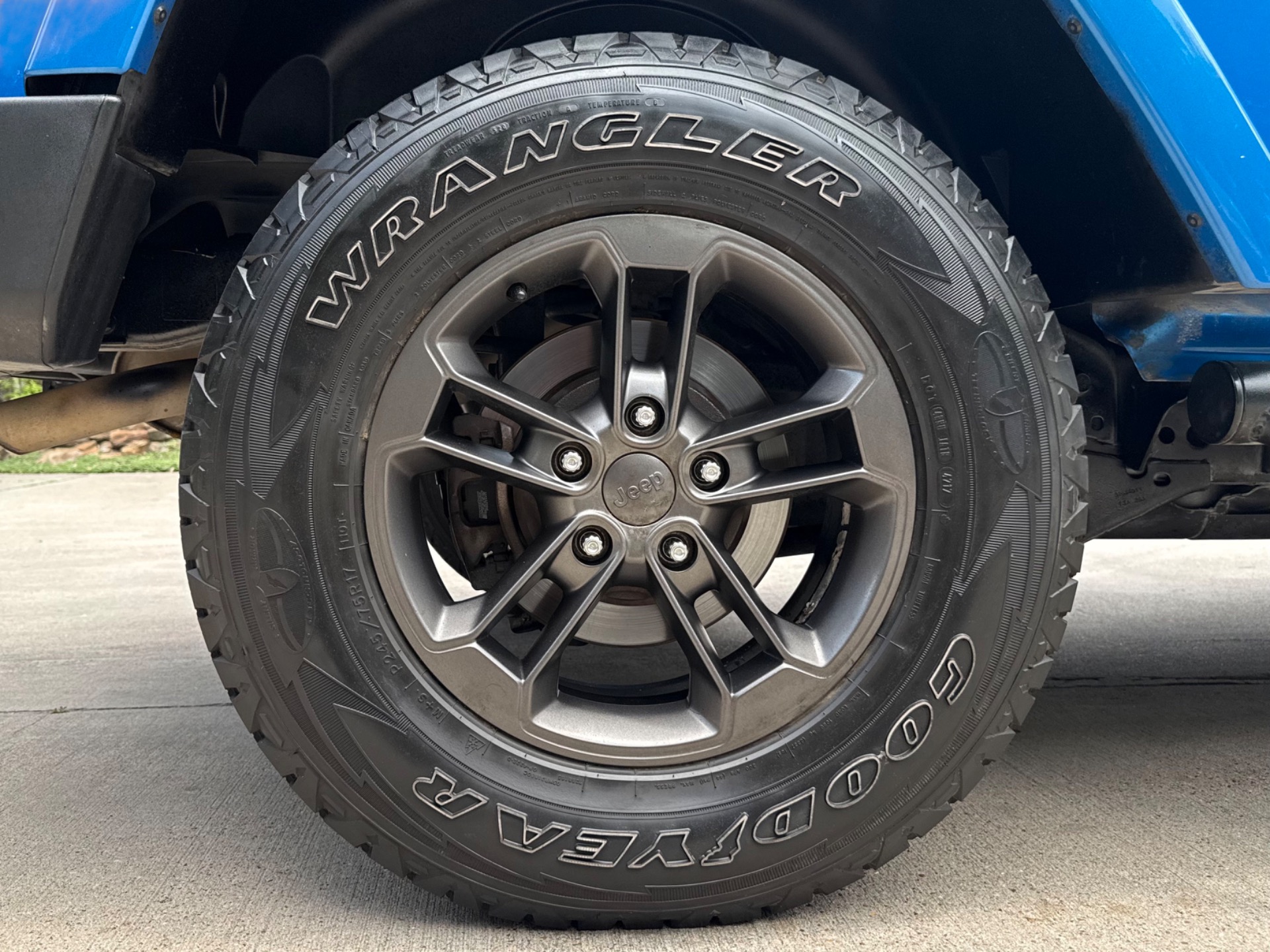 Used-2014-Jeep-Wrangler-Unlimited-Freedom-Edition
