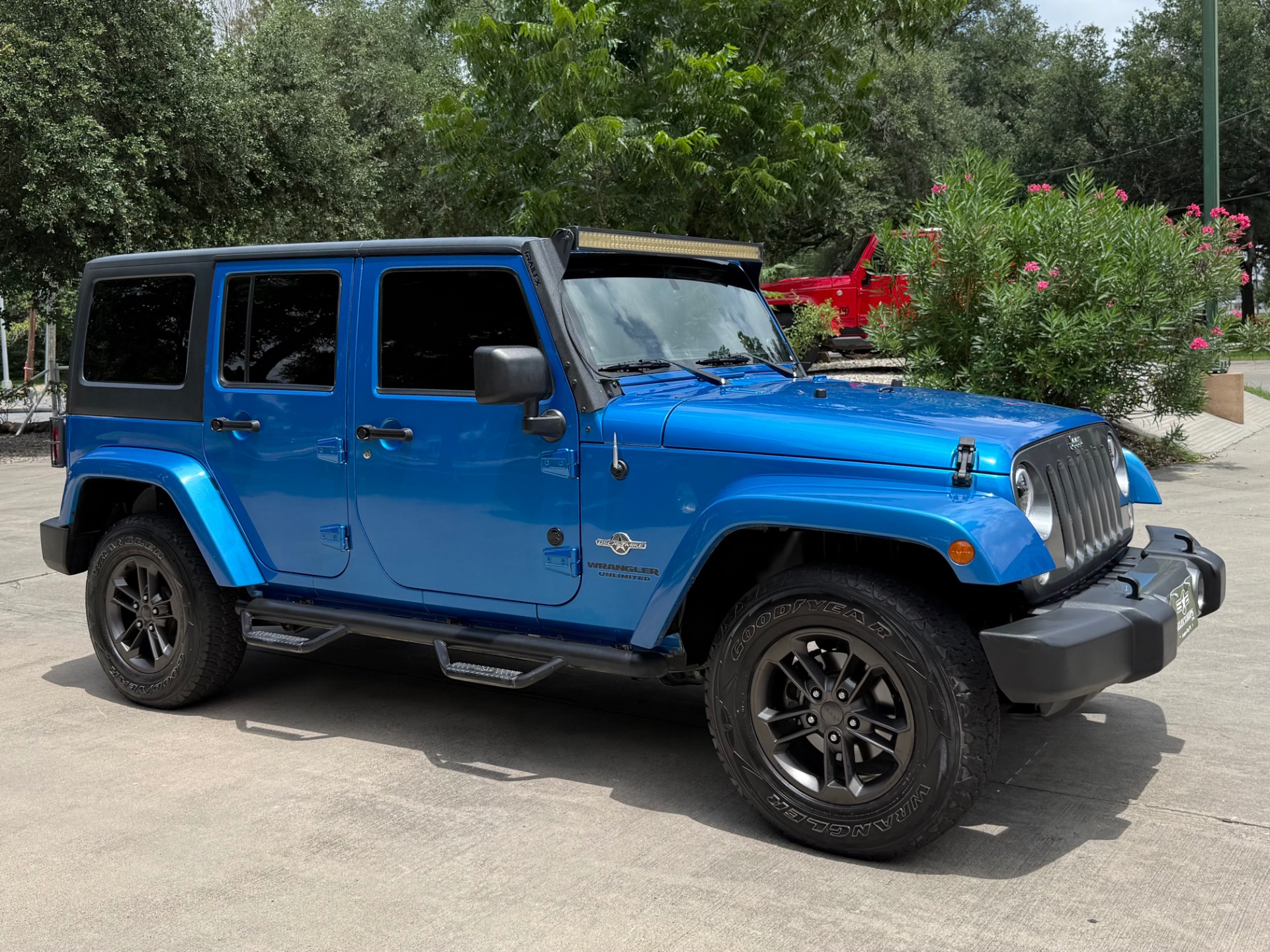 Used-2014-Jeep-Wrangler-Unlimited-Freedom-Edition