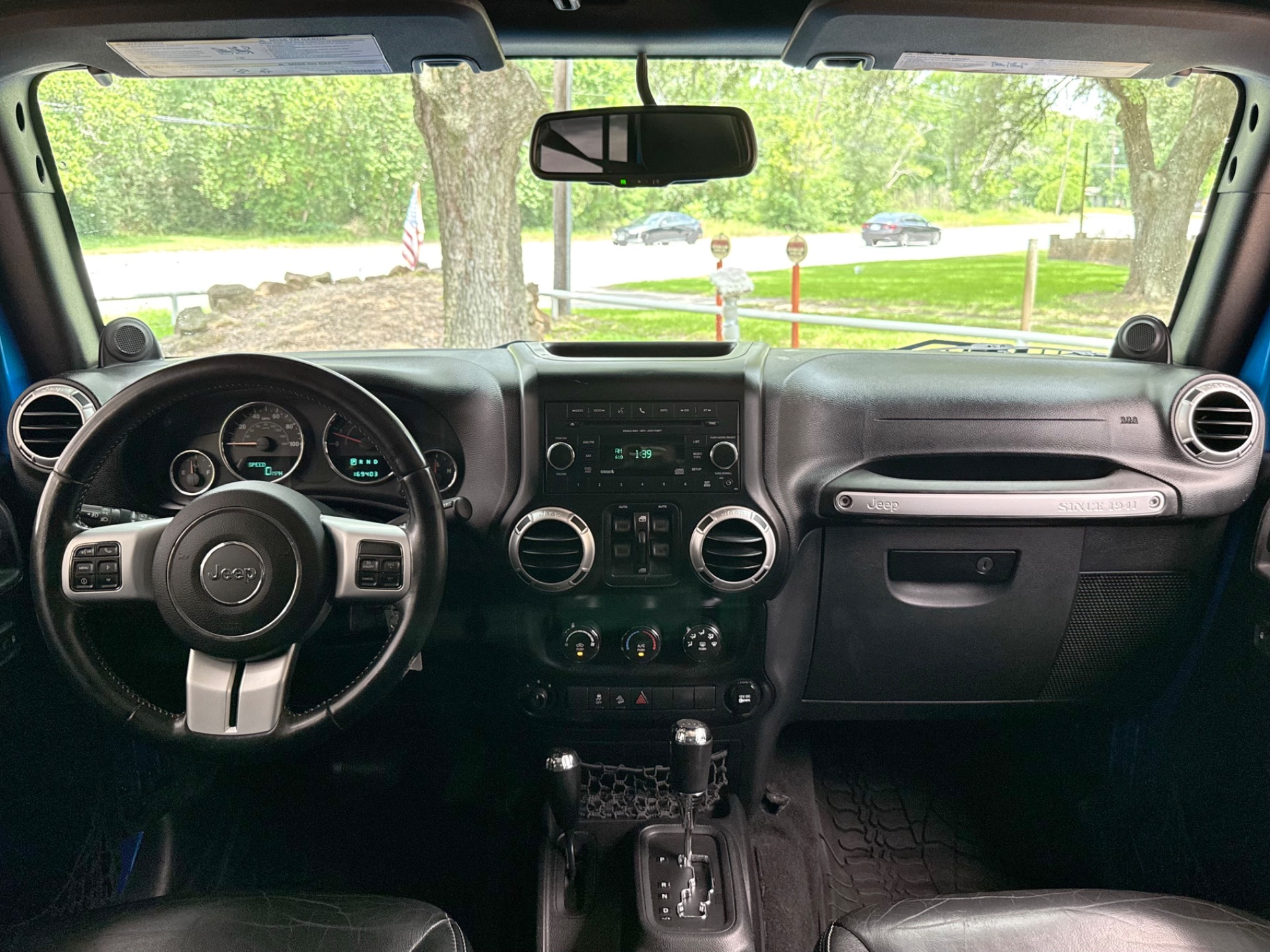 Used-2014-Jeep-Wrangler-Unlimited-Freedom-Edition
