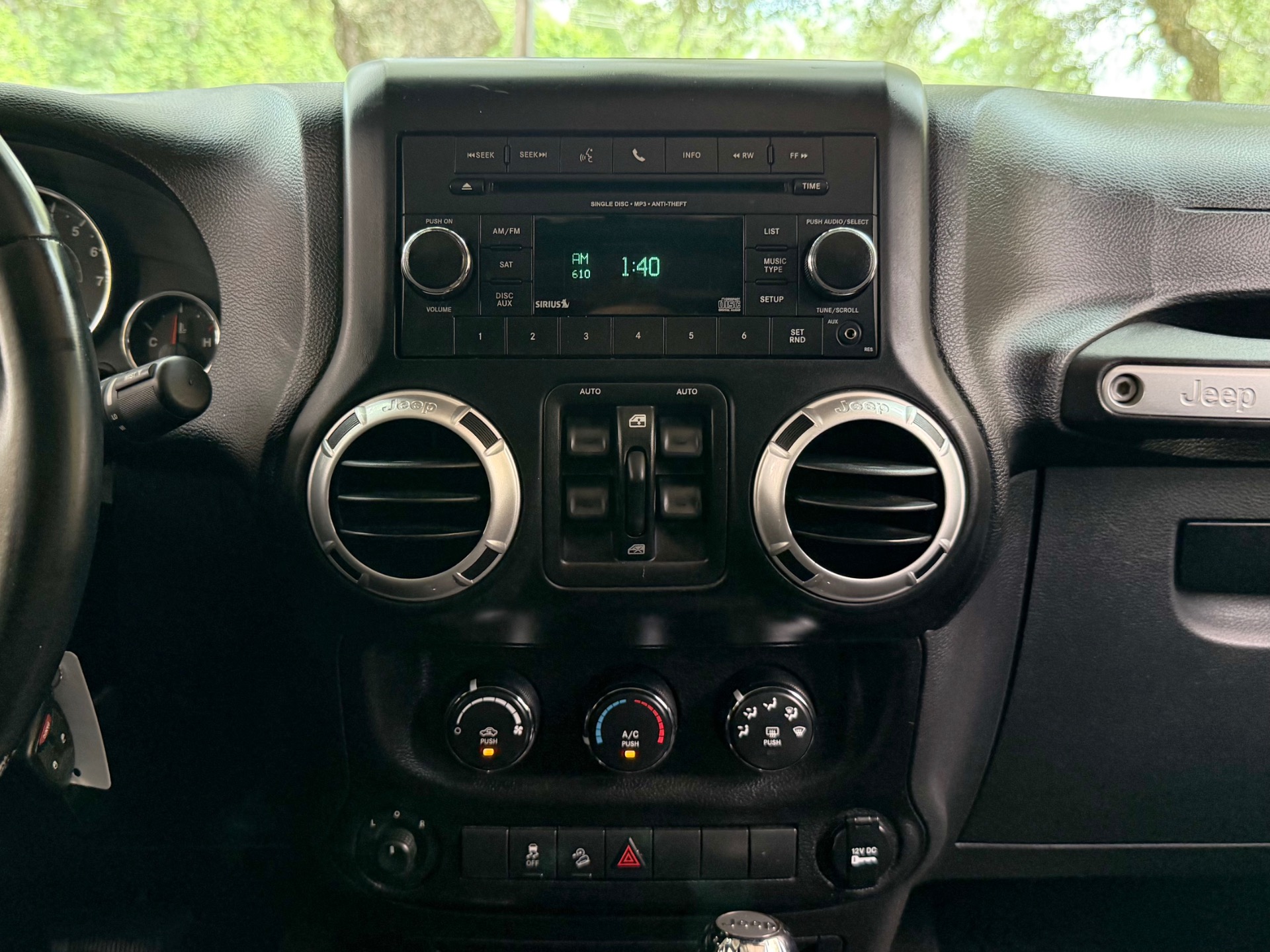 Used-2014-Jeep-Wrangler-Unlimited-Freedom-Edition