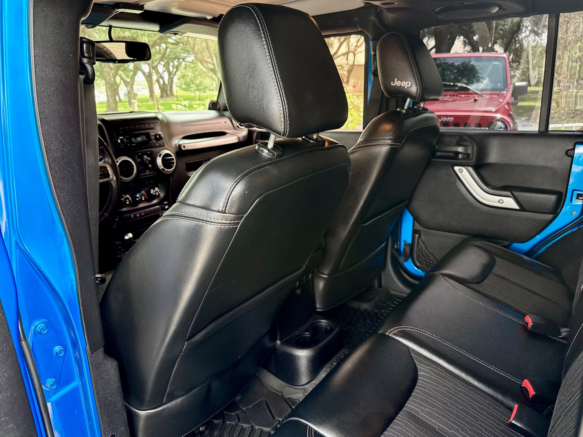 Used-2014-Jeep-Wrangler-Unlimited-Freedom-Edition