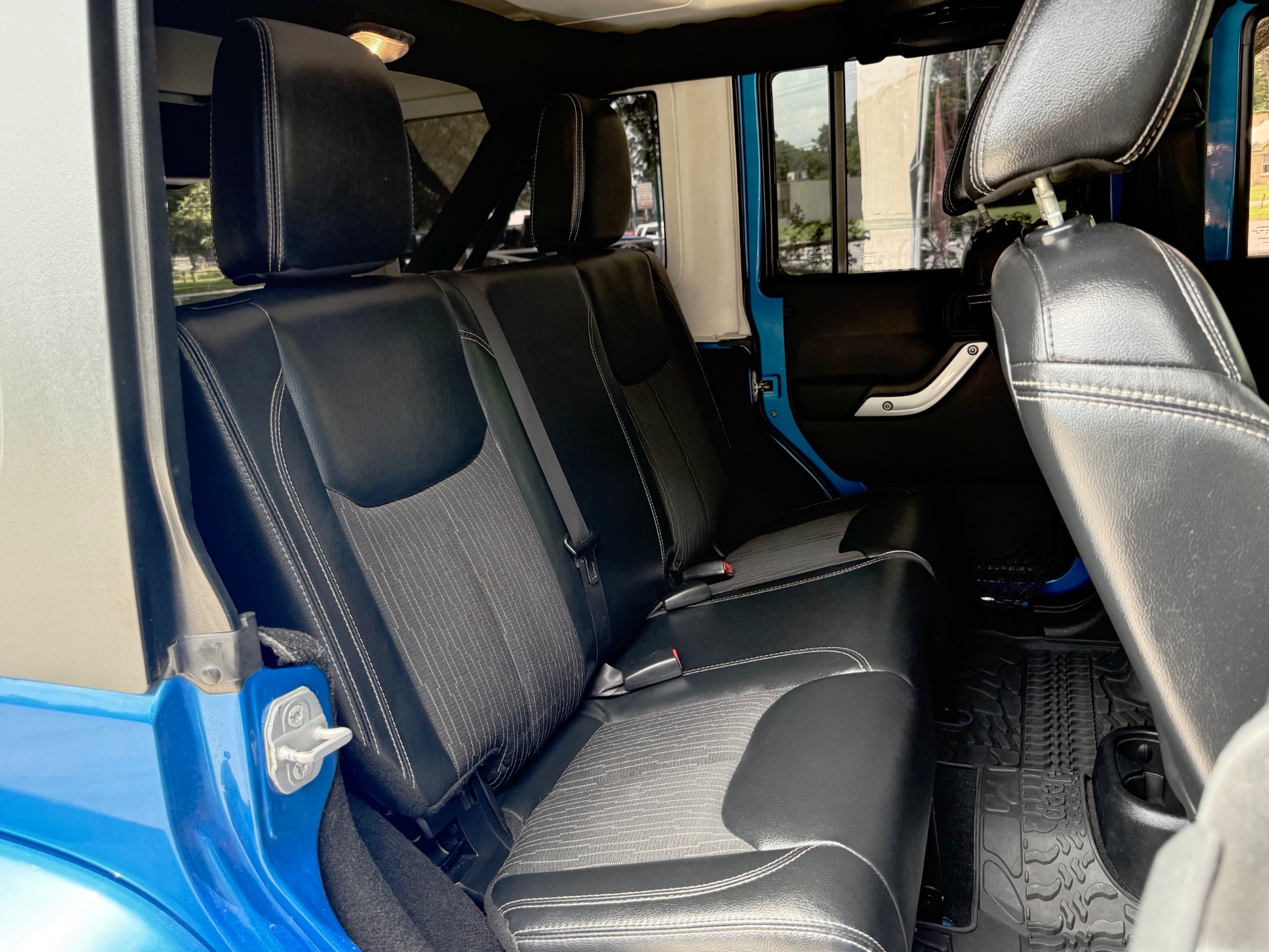 Used-2014-Jeep-Wrangler-Unlimited-Freedom-Edition