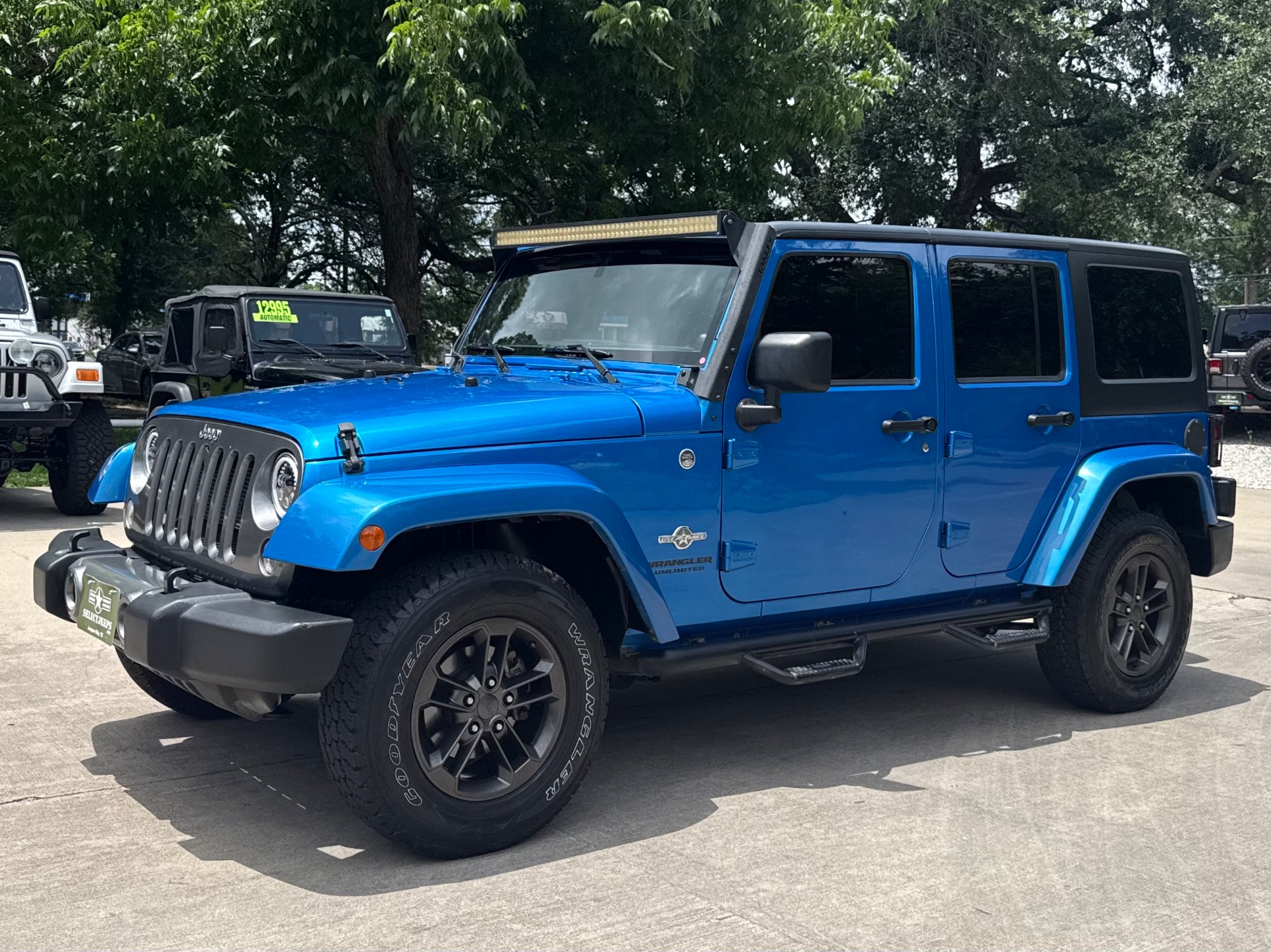 Used-2014-Jeep-Wrangler-Unlimited-Freedom-Edition
