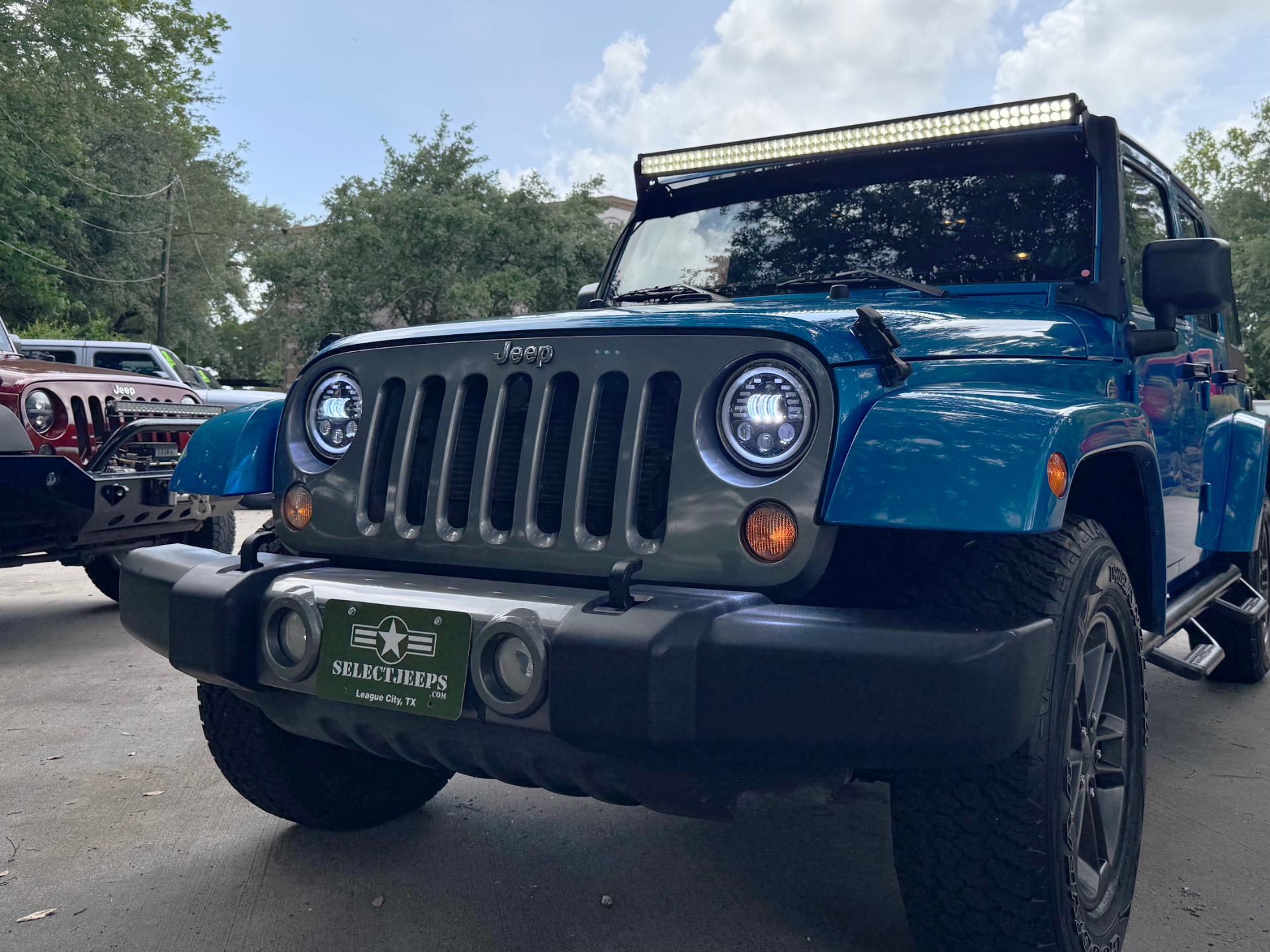 Used-2014-Jeep-Wrangler-Unlimited-Freedom-Edition