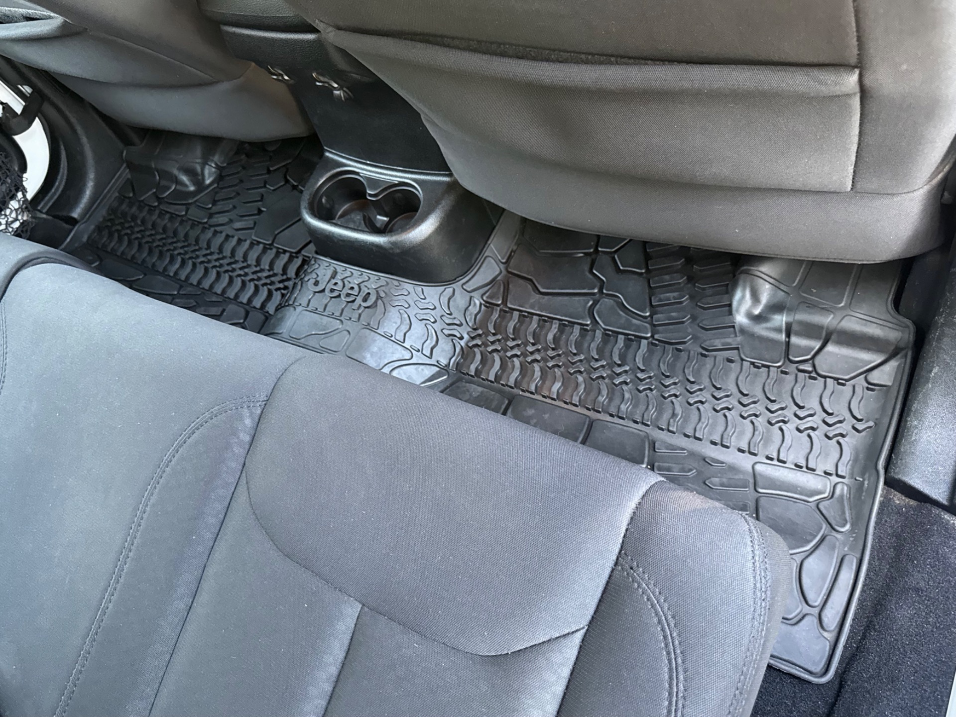 Used-2016-Jeep-Wrangler-Unlimited-Sport