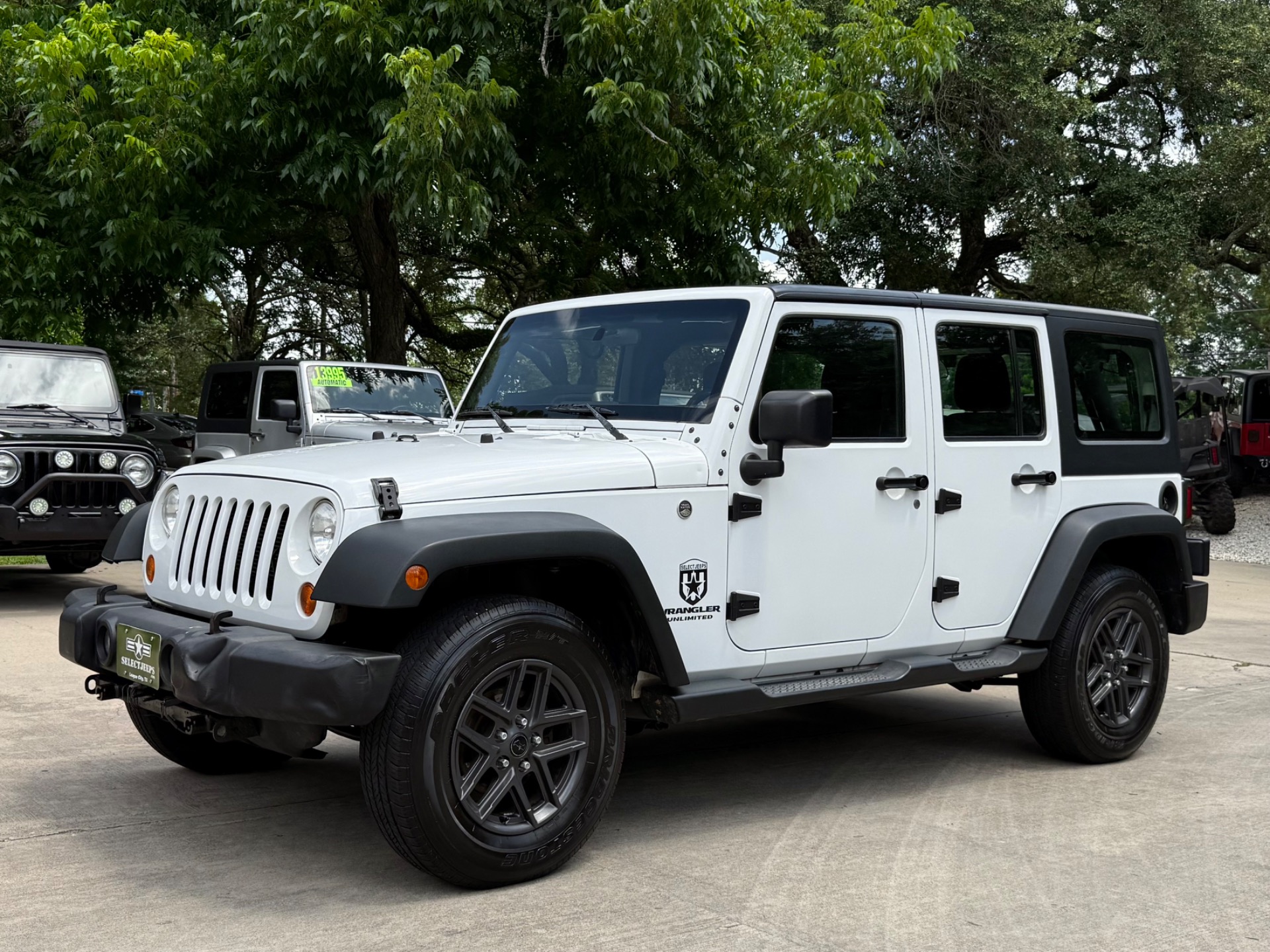 Used-2016-Jeep-Wrangler-Unlimited-Sport