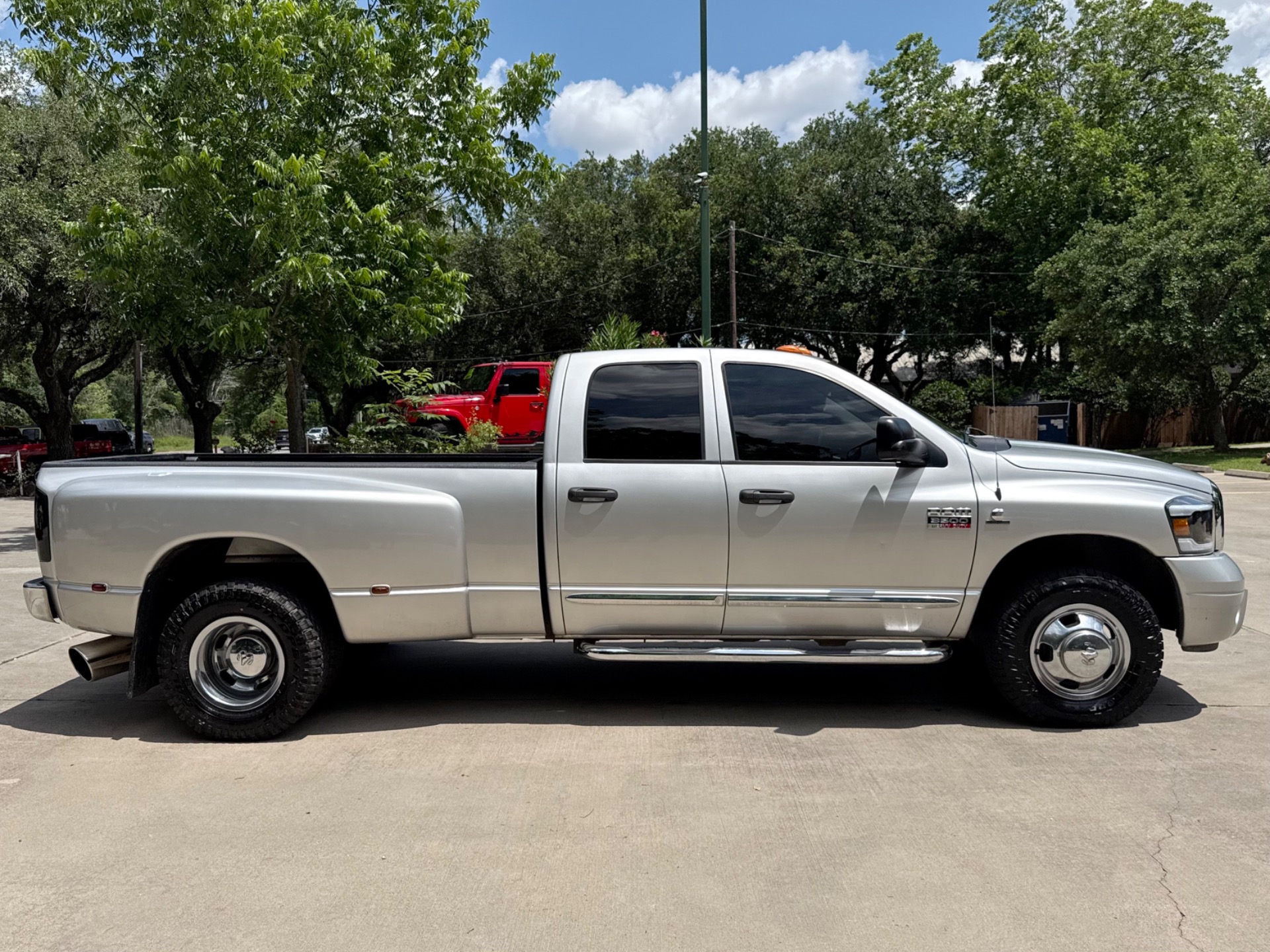 Used-2007-Dodge-Ram-3500-Laramie