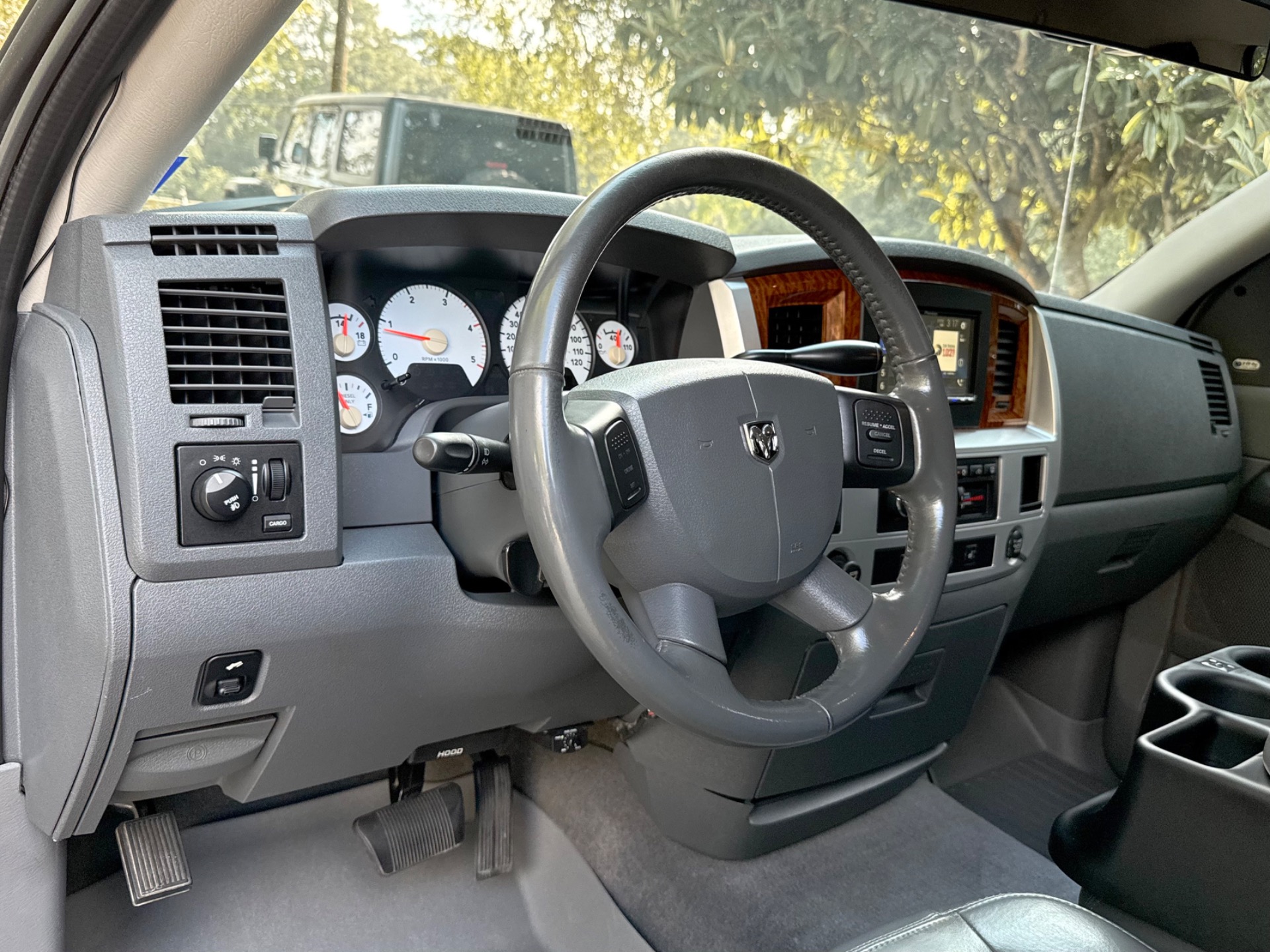 Used-2007-Dodge-Ram-3500-Laramie