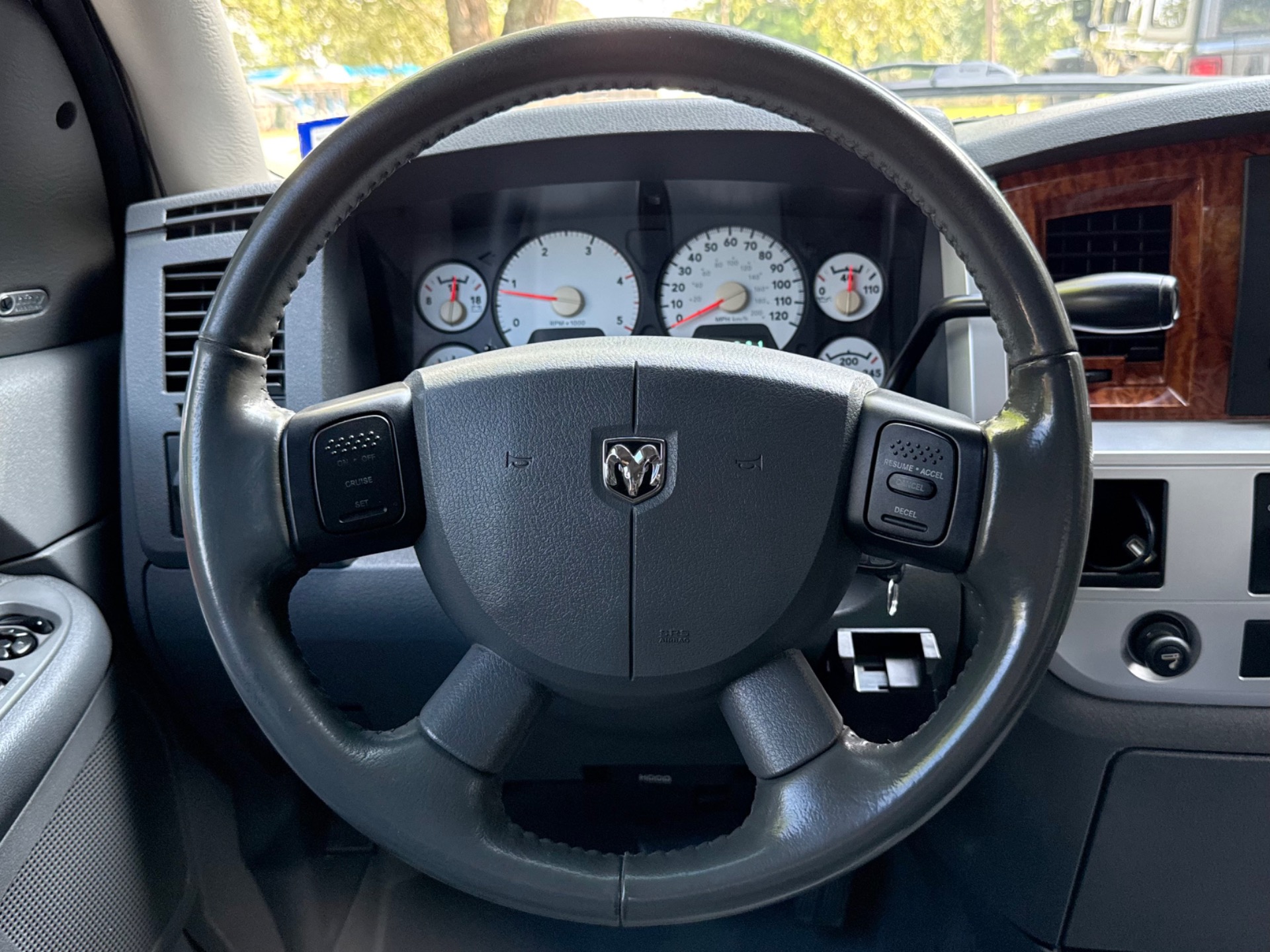 Used-2007-Dodge-Ram-3500-Laramie