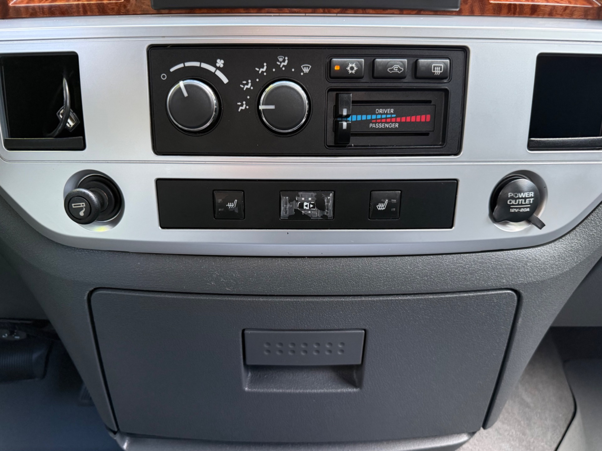 Used-2007-Dodge-Ram-3500-Laramie