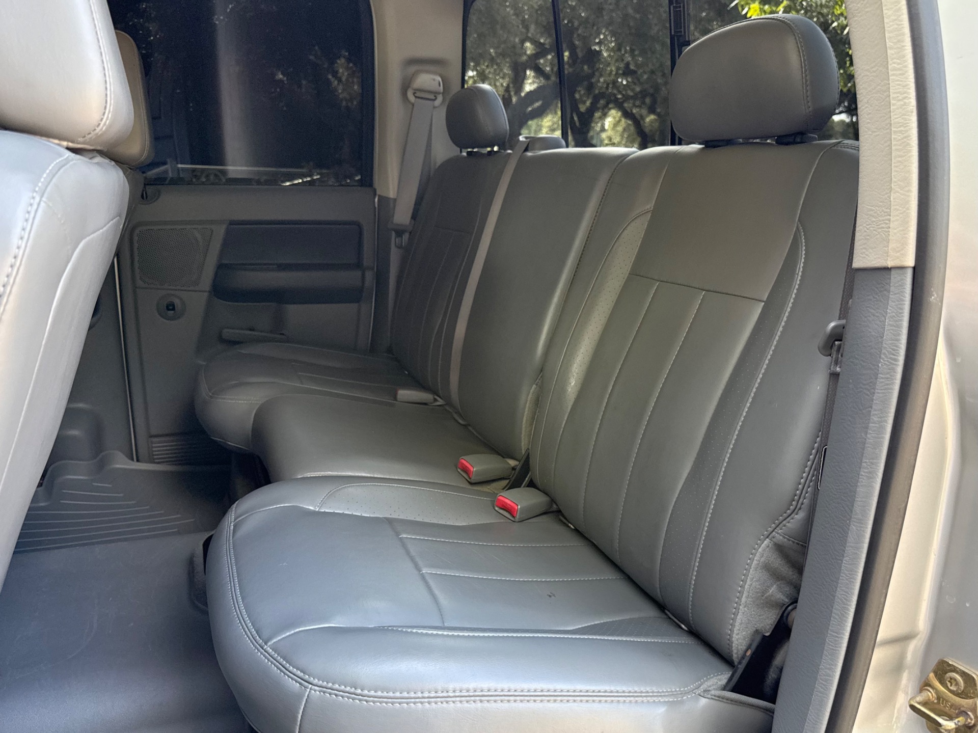 Used-2007-Dodge-Ram-3500-Laramie