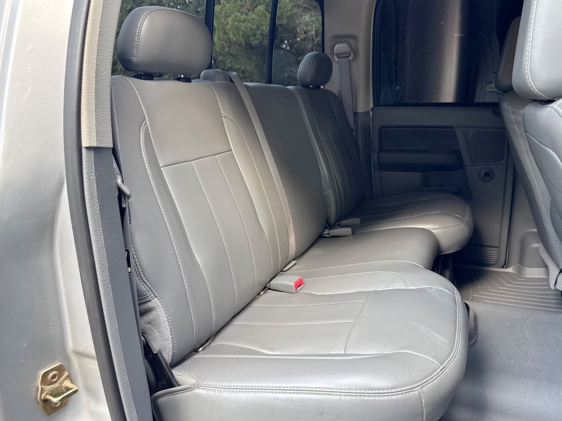 Used-2007-Dodge-Ram-3500-Laramie