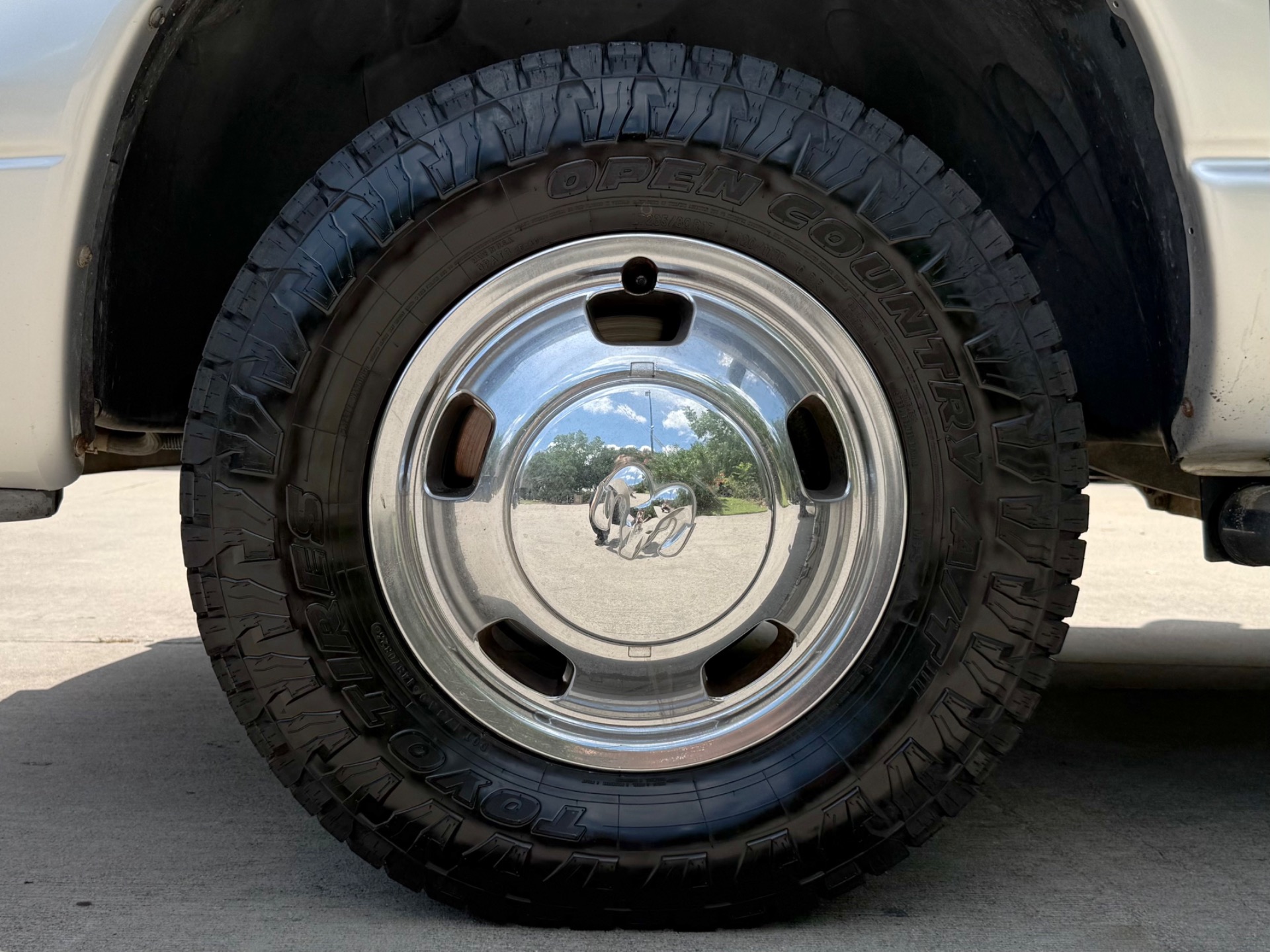 Used-2007-Dodge-Ram-3500-Laramie